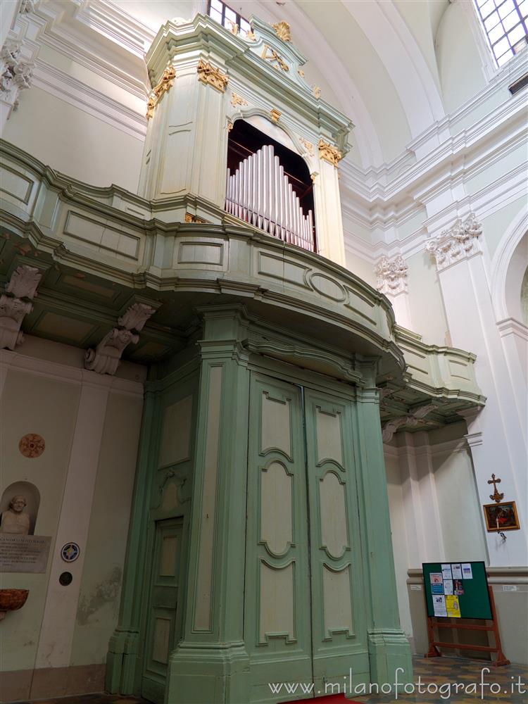 Santarcangelo di Romagna (Rimini, Italy) - Vestibule and choir loft of the Church of the Blessed Virgin of the Rosary